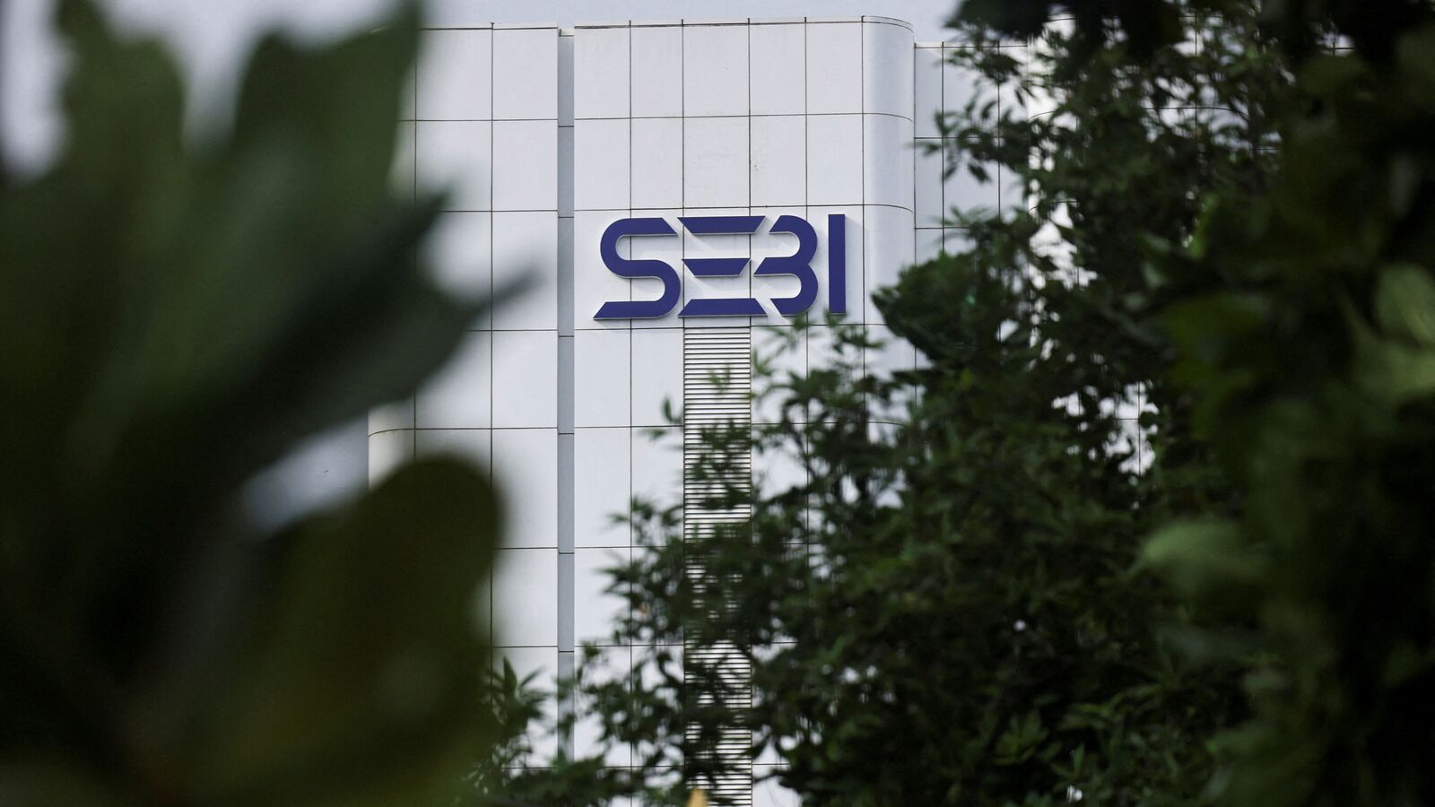 Sebi's 2025 Shake-Up: New rules for Mutual Fund Lite, derivatives, and finfluencers on the horizon